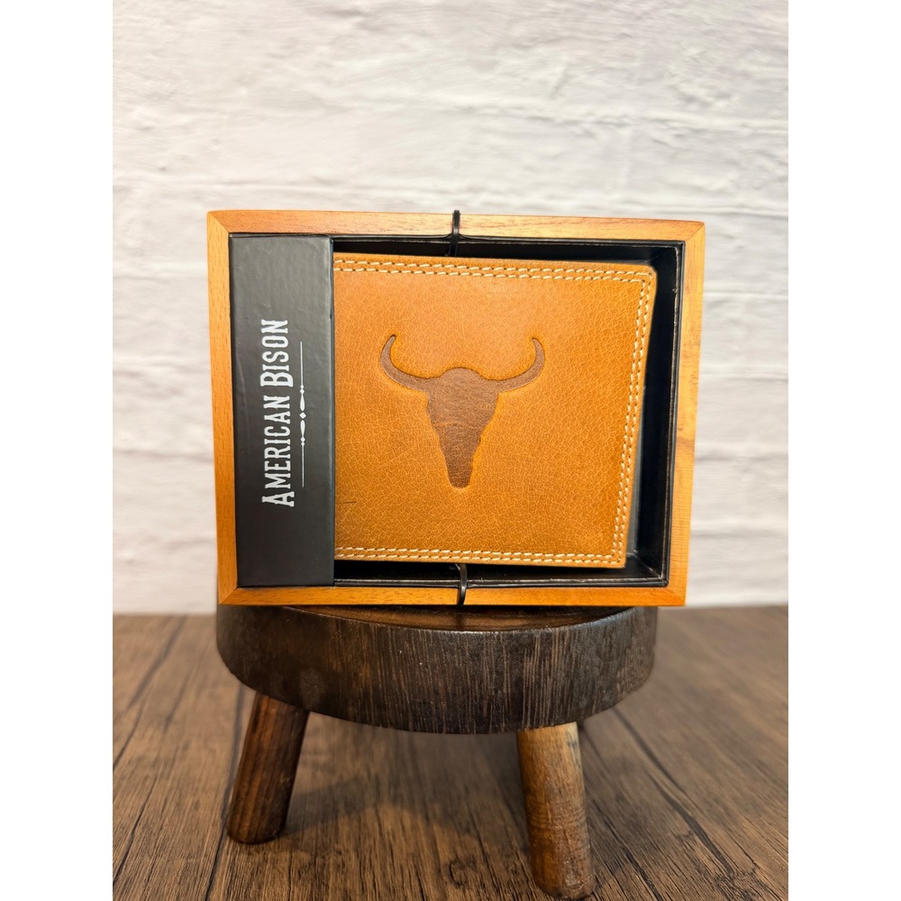American Bison Mens Tan Leather Bifold Wallet with Wooden Gift Box Skull Logo